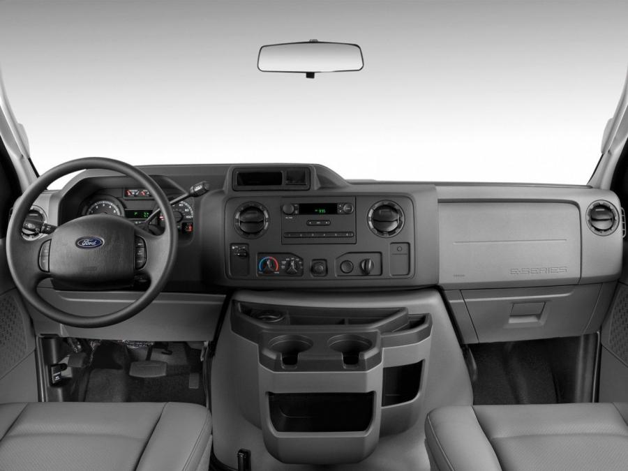  Ford E-150 Cargo Van 2007 года  (фото 3 из 5)